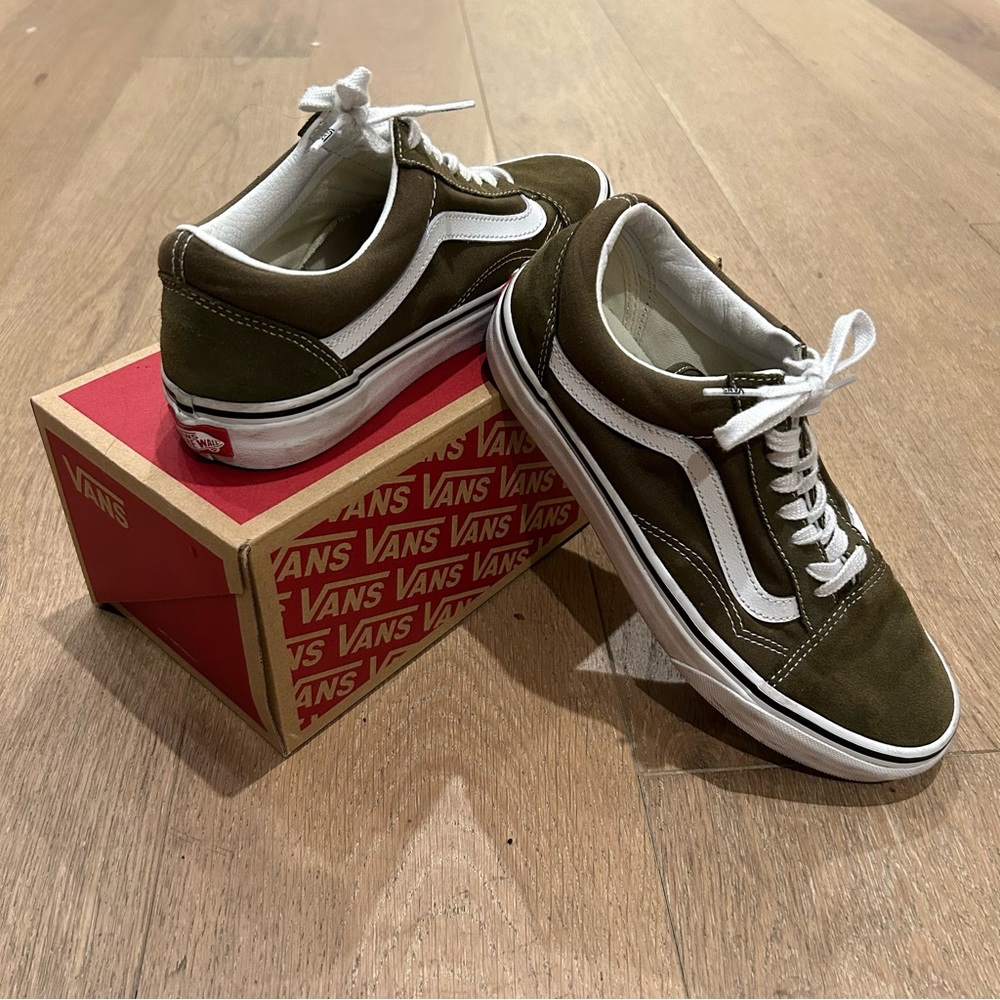 Vans Old Skool Shoes in Walnut